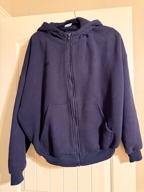 Comfrt Unisex Navy Zip-Up Hoodie. Size XS (runs big).